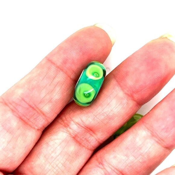 Trollbeads Oak Green Bubbles Glass Bead - Picture 3 of 4